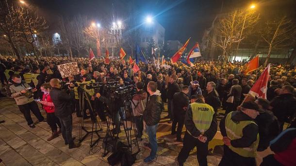 黑山首都 · 波德戈里察反对党民主阵线游行