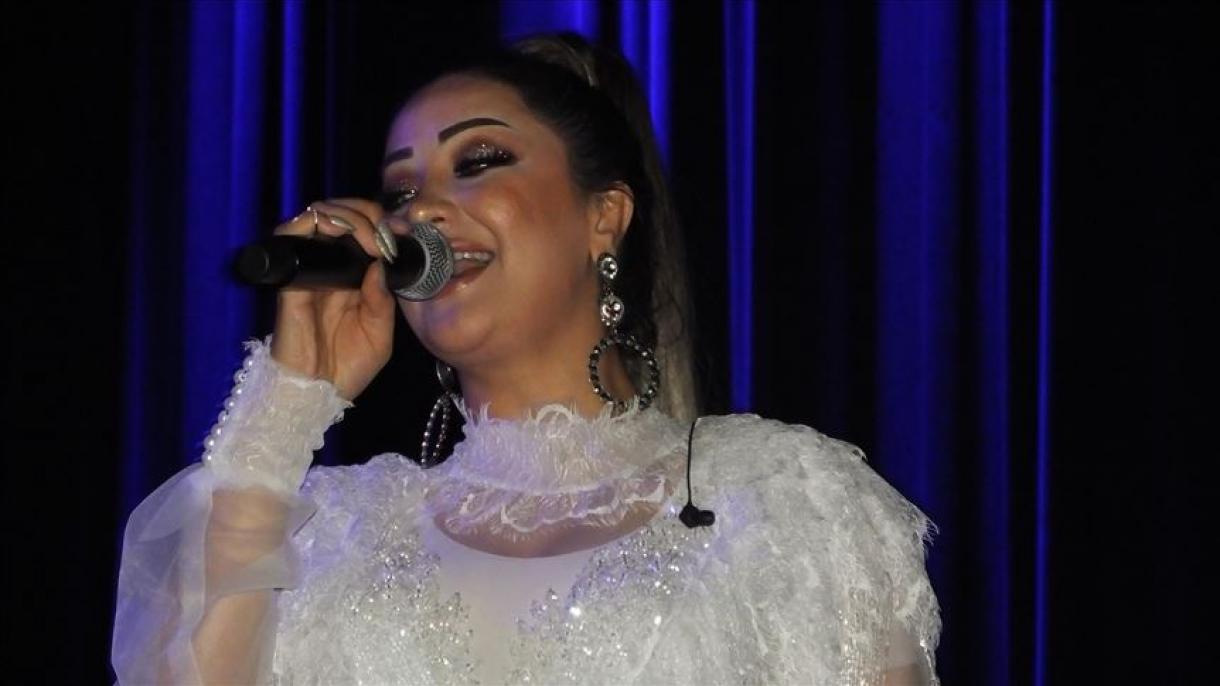 برگزاری کنسرت غزال عنایت خواننده زن افغان در استانبول