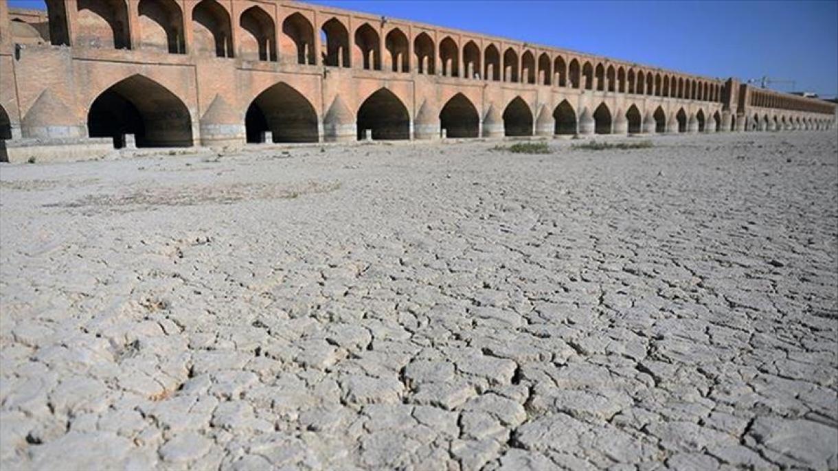 آب سد زاینده‌رود تنها کفاف ‌100 روز را می‌دهد