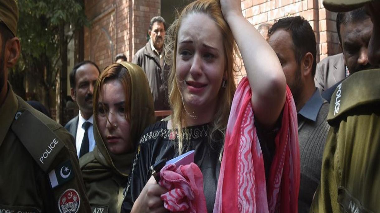 پاکستان: عدالت نے چیک ماڈل کو فیصلہ سنا دیا، 8 سال 8 ماہ سزائے قید