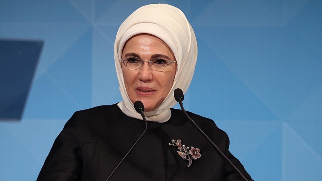 La primera dama turca felicita el Día de los Derechos de la Mujer