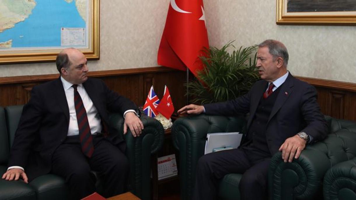 گفتگوی تلفنی وزیر دفاع ترکیه با همتای انگلیسی اش