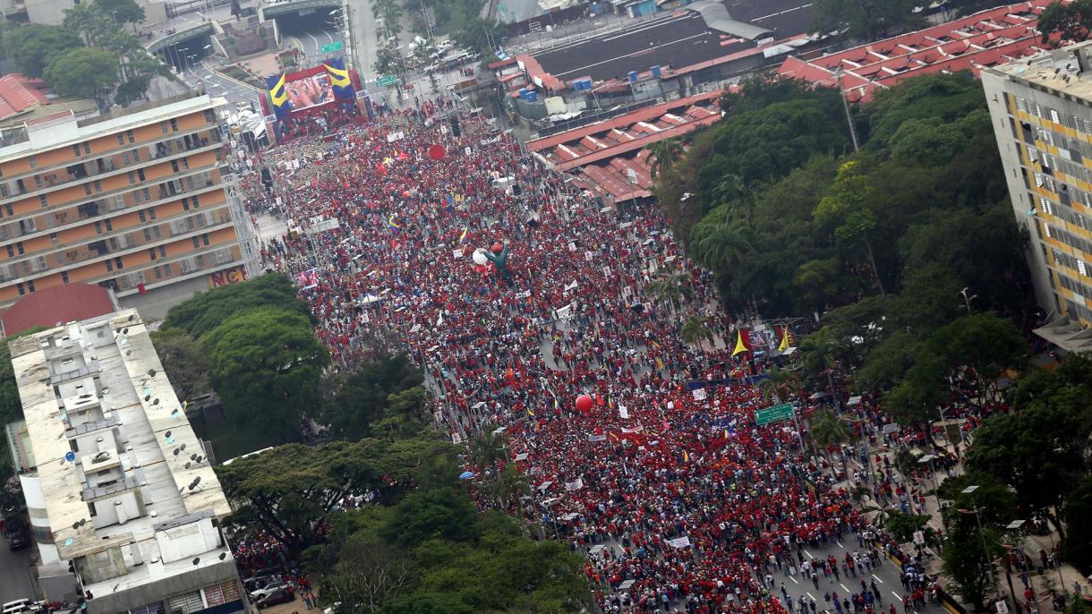 El plan de modificar la Constitución enardece las protestas en Venezuela