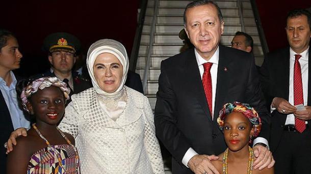 Erdogan arriba a Ghana, segunda parada de su gira por África