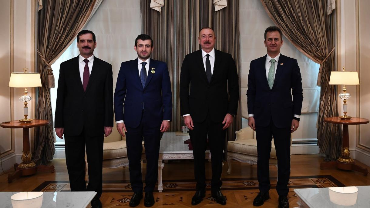 Azerbaycan Cumhurbaşkanı Aliyev Selçuk Bayraktar Karabağ Nişanı2.jpg