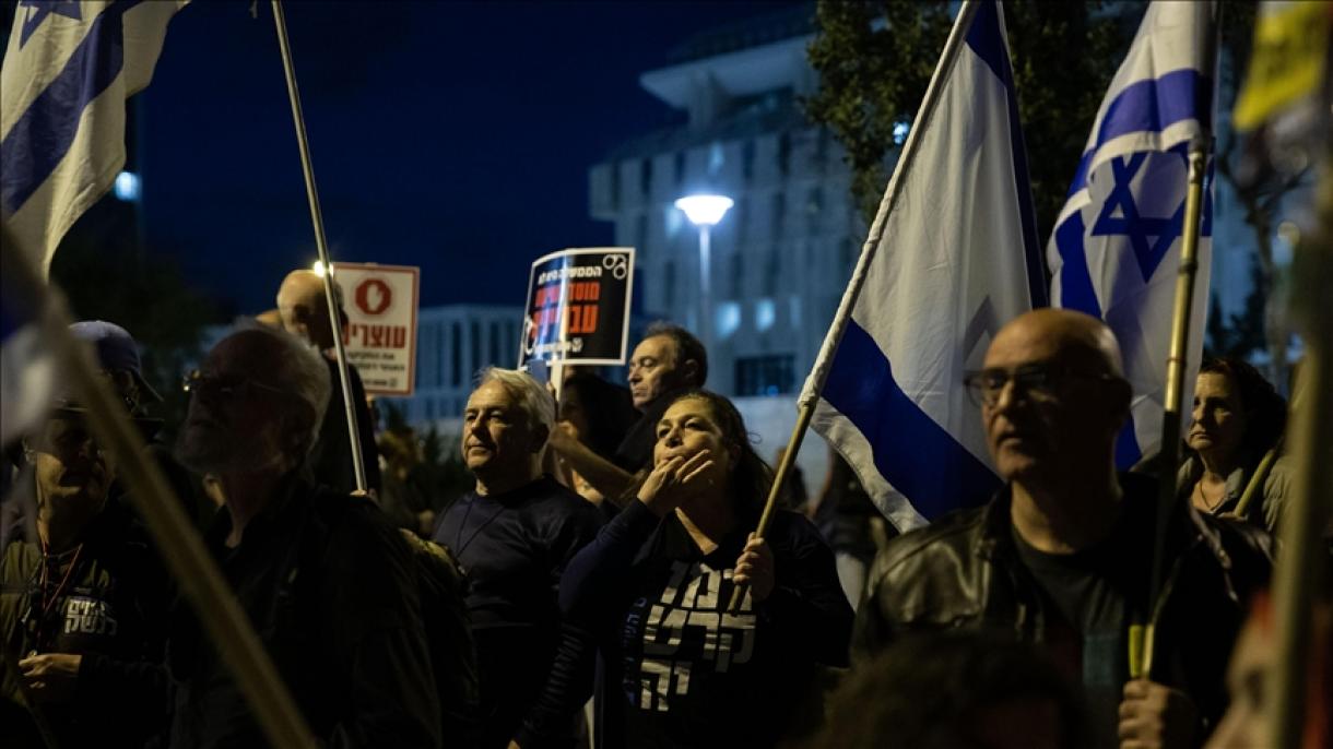 Több százan tiltakoztak Izrael az igazságszolgáltatás jogkörét korlátozó javaslatok ellen