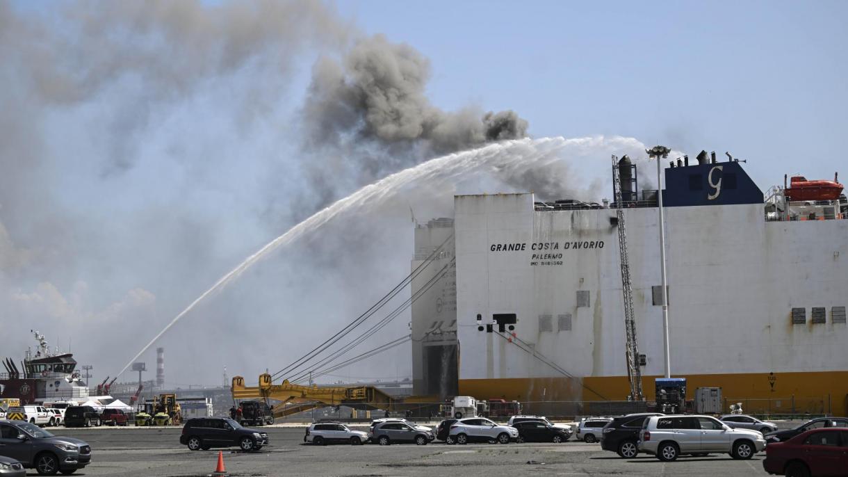 آتش‌سوزی کشتی در آمریکا؛ دو کشته
