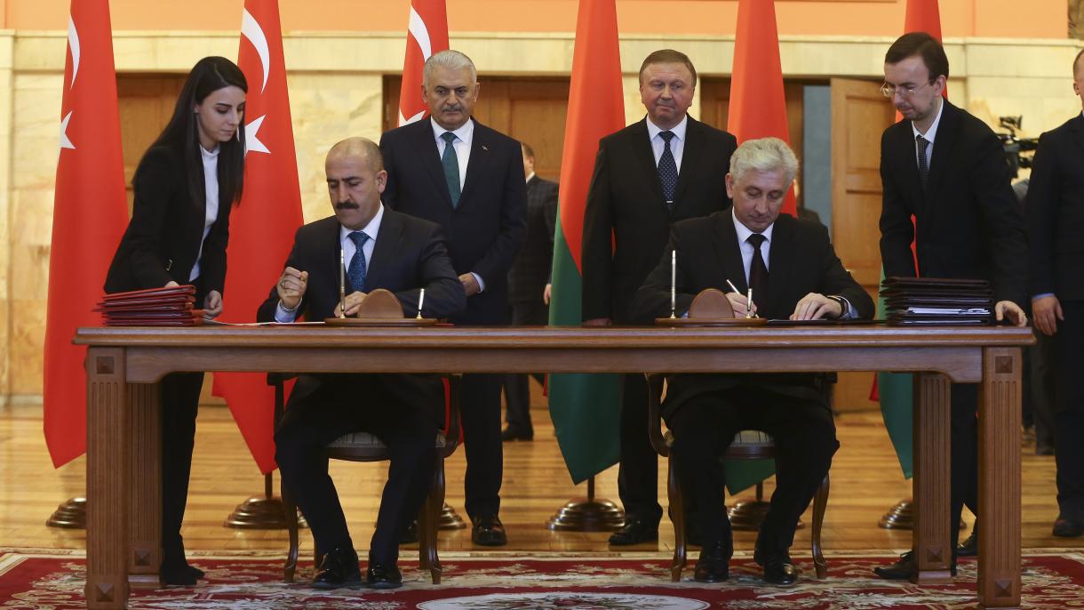 Fehéroroszországba utazott a török miniszterelnök