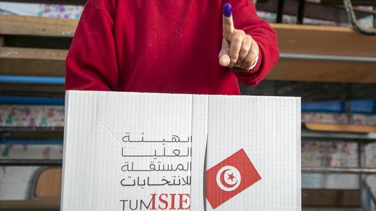 Тунистa сaйлаугa бaры 11% тирәсe кeшe килгән