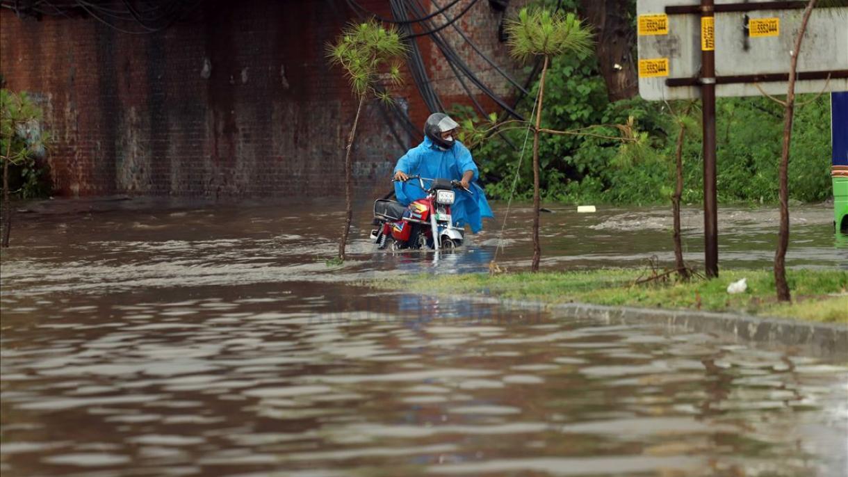 پاکستان، کراچی کے بعد جڑواں شہر بھی بارشوں کی زد میں