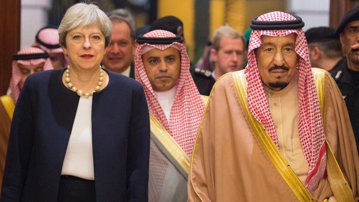 A primeira-ministra do Reino Unido May realiza contatos oficiais na Arábia Saudita
