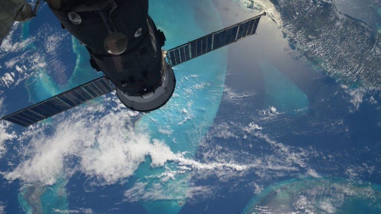 NASA ЕА2  астероидының Жердің 305 мың километр жақынынан өтетінін ескертті