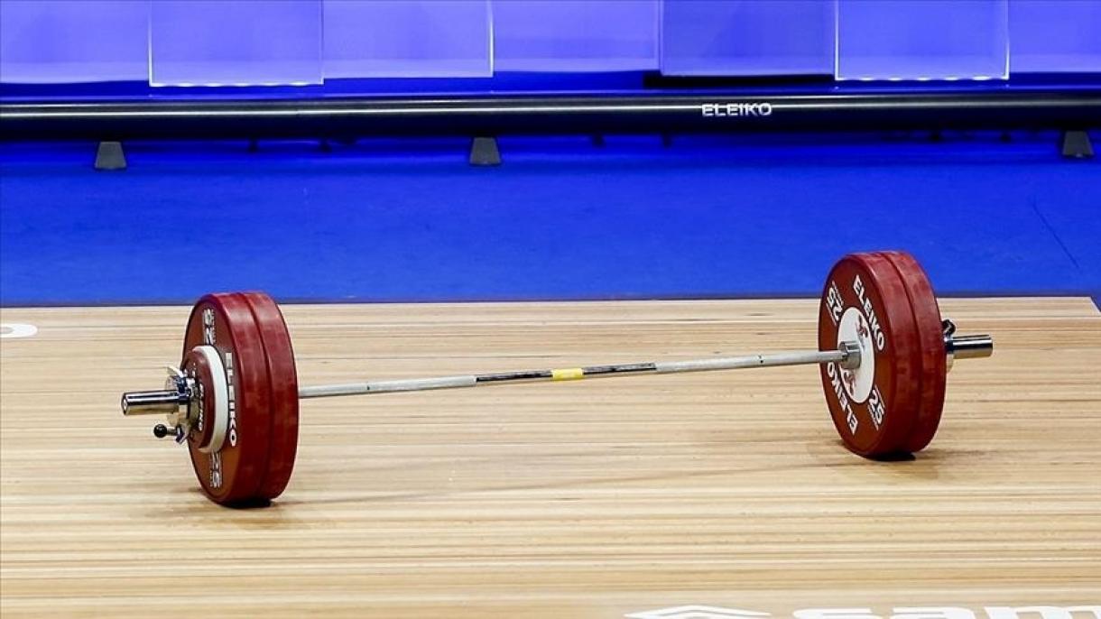 ملی پوشان ترکیه در مسابقات قهرمانی وزنه‌برداری جوانان اروپا 6 مدال کسب کردند