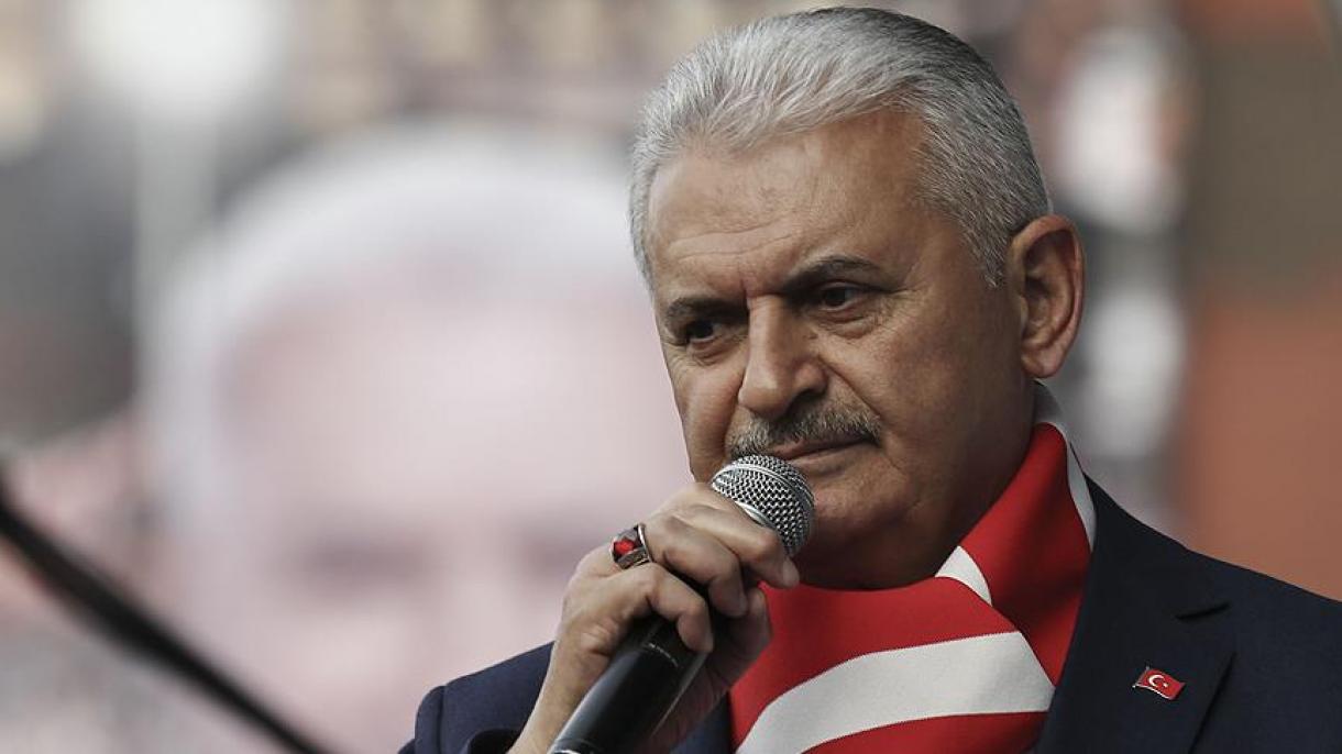 Premýer ministr Binali Ýyldyrym Izmirde halka ýüzlendi