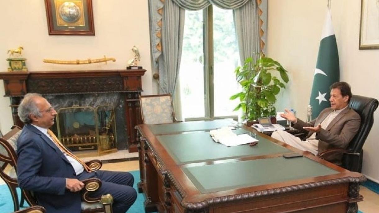 پاکستان، مشیر خزانہ نے وزیر اعظم سے ملاقات کے بعد مستعفی  نہ ہونے کا فیصلہ کیا ہے
