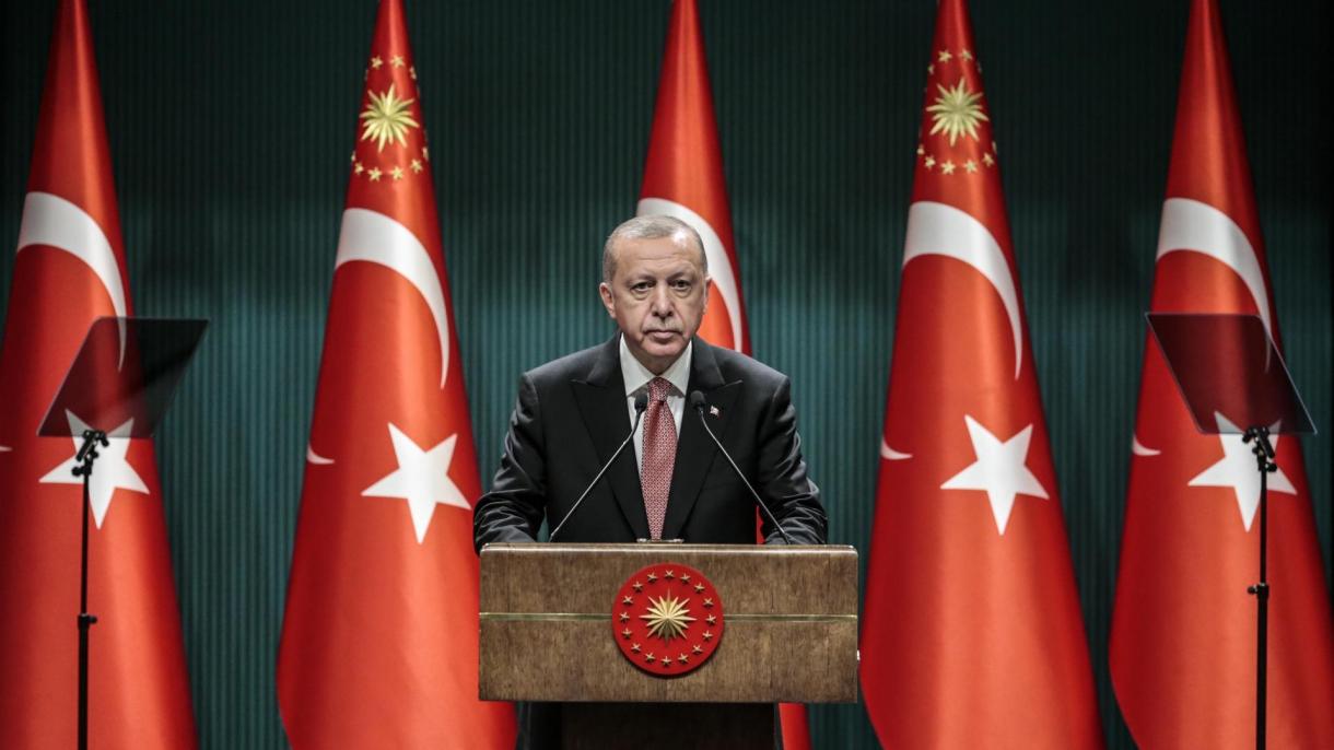 Erdogan: Ponovno se zaklinjemo da nećemo dozvoliti da bilo ko dira naš ezan, zastavu i našu domovinu