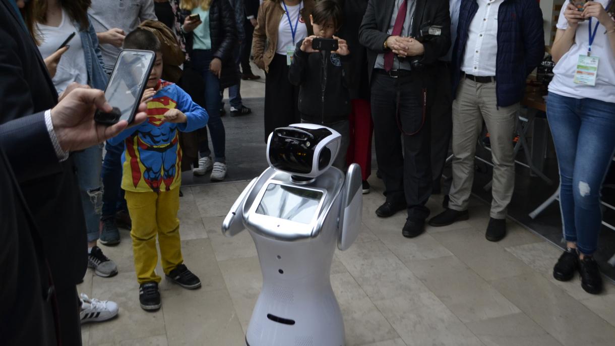 Karabük Universitetində Beynəlxalq Robot Yarışması oldu