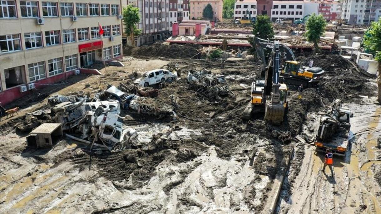 Броят на жертвите на наводненията в Турция е 78