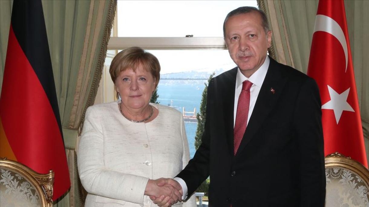 Erdogan desejou condolências a Merkel, cuja mãe faleceu