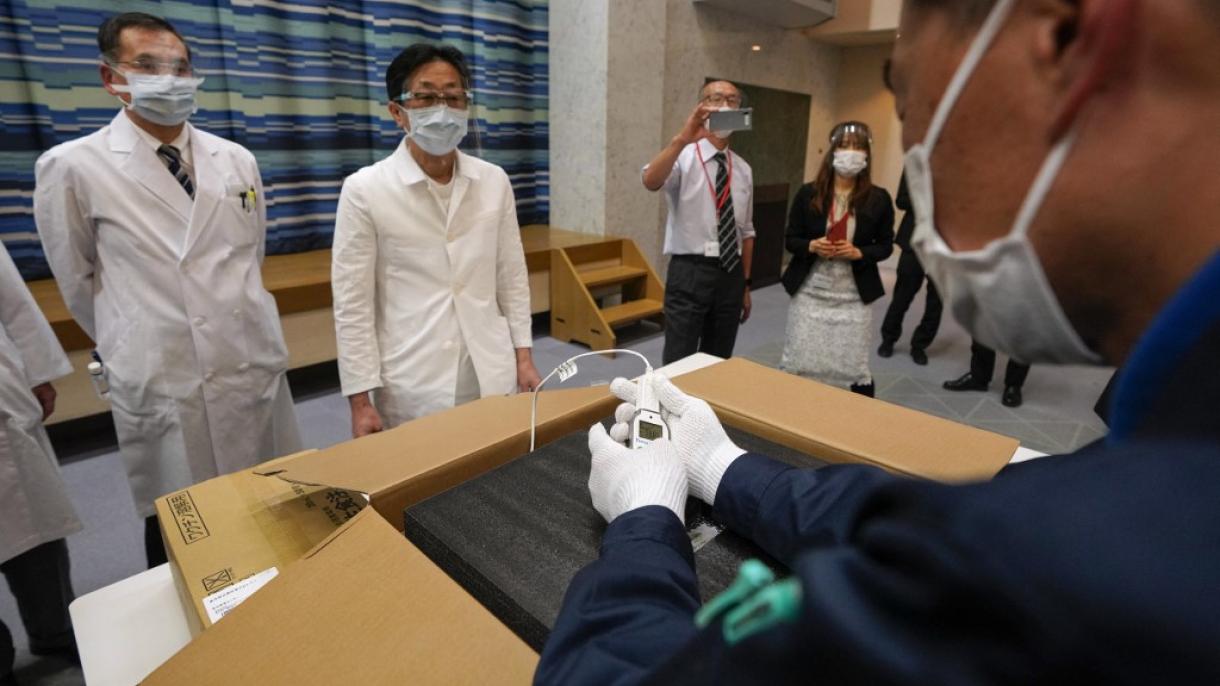 Japón empieza a vacunar a los empleados sanitarios
