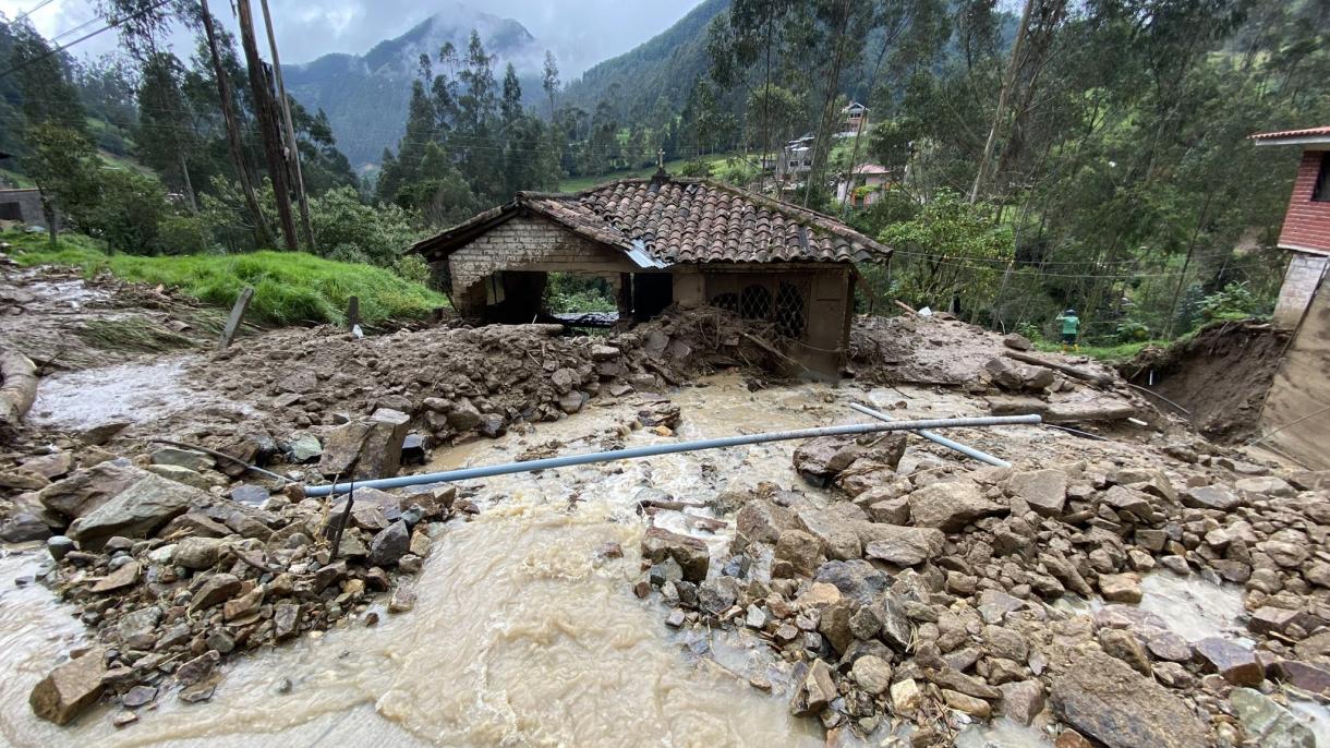 厄瓜多尔发生山体滑坡:4人死亡