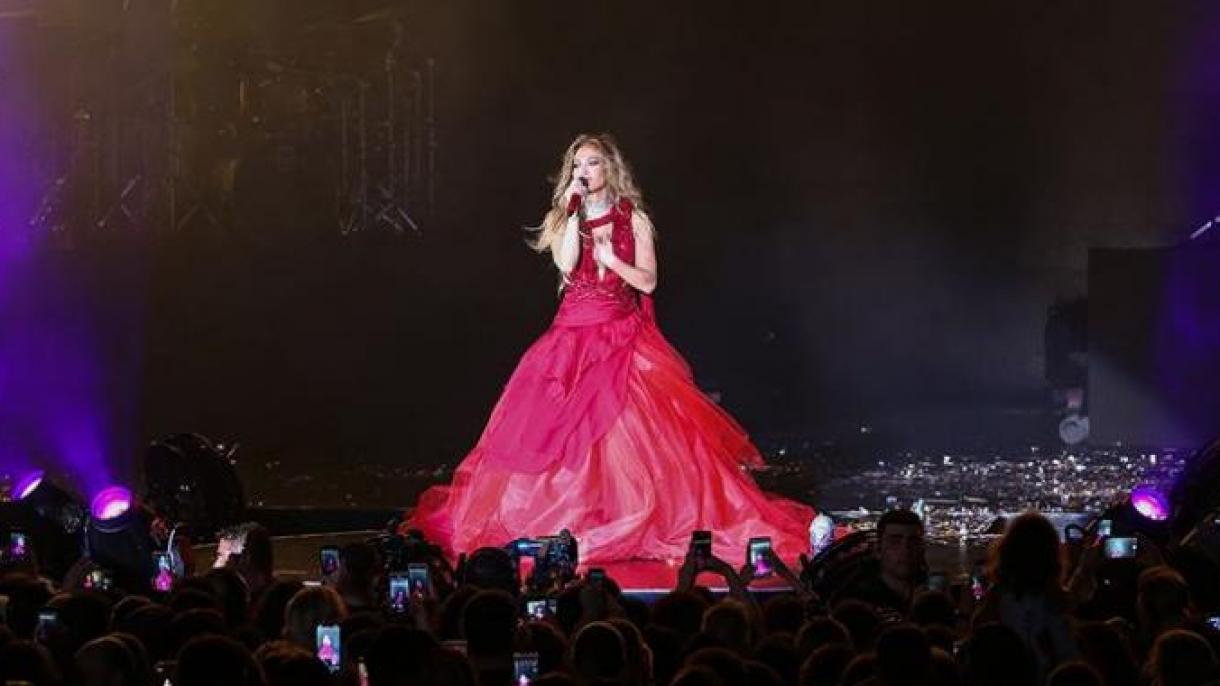Jennifer Lopez: "Belo show na noite passada na Turquia"