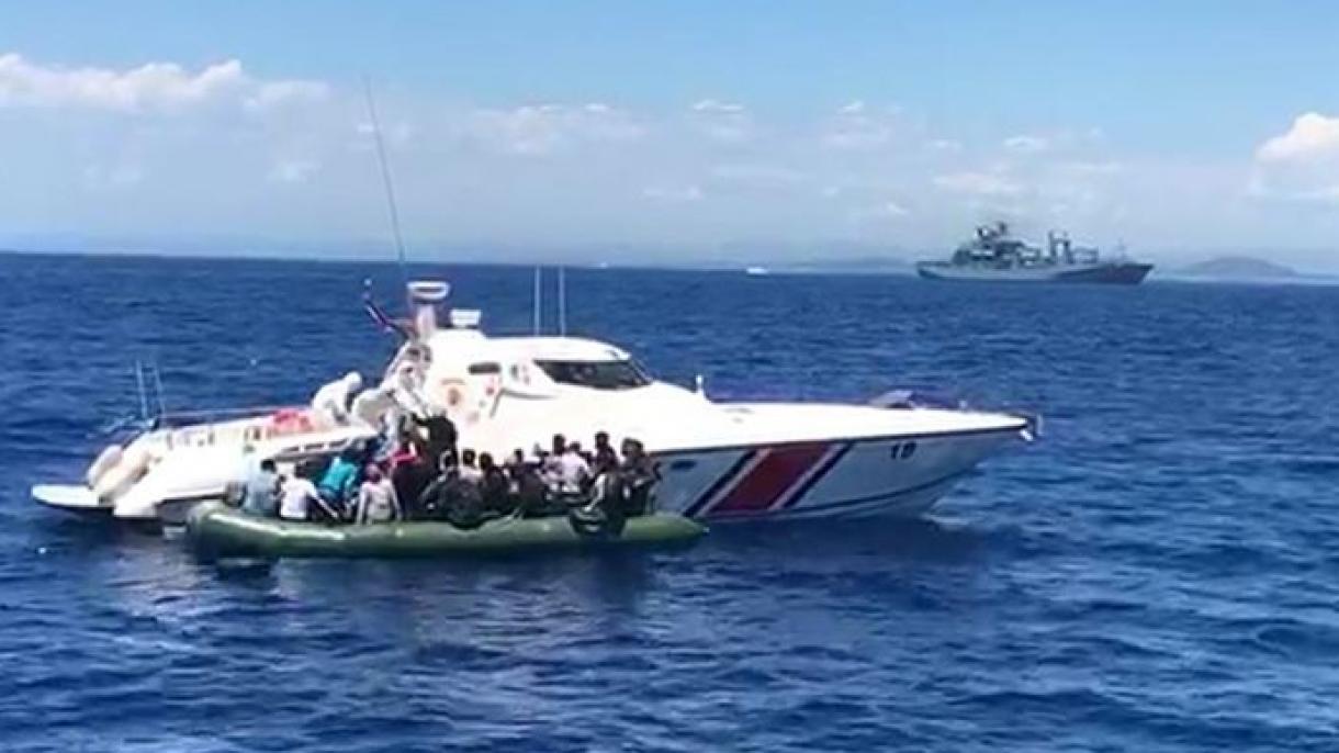 56 migránst mentett ki a török parti őrség az Égei-tengerből