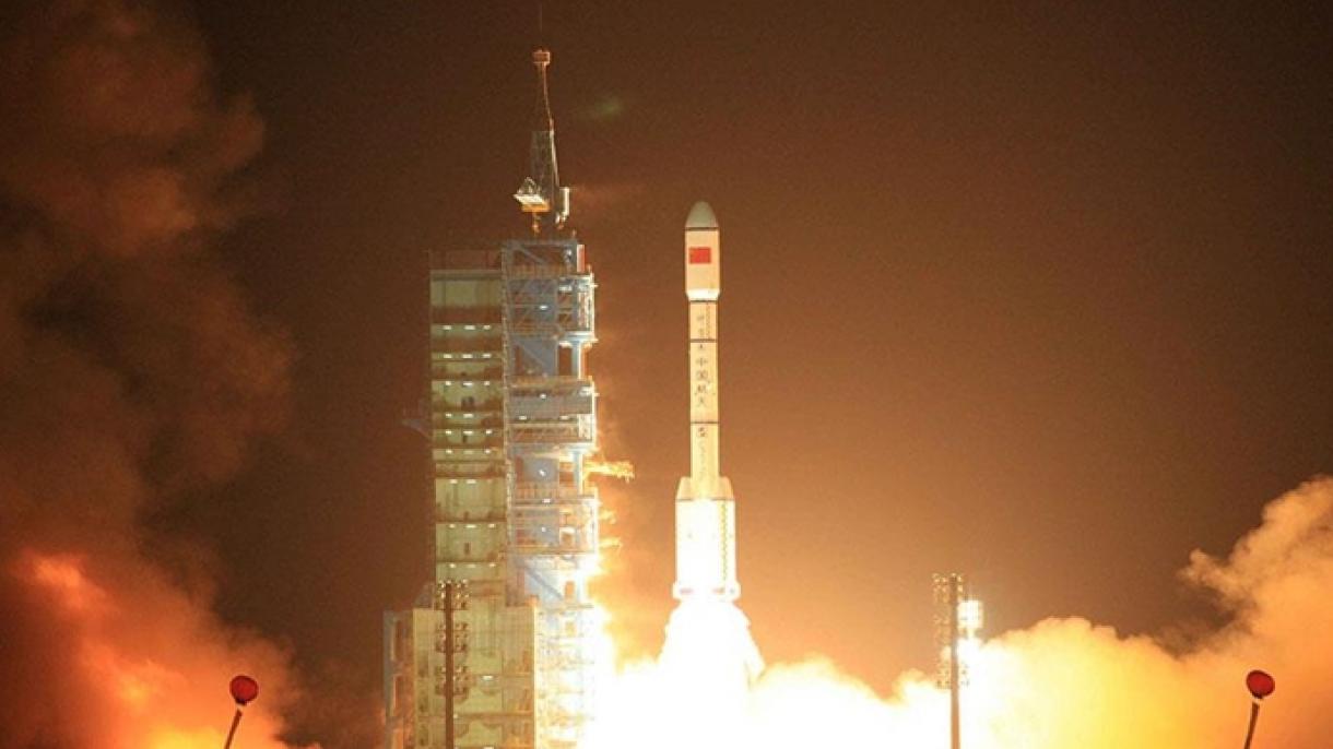 中国成功将实践六号05组卫星送入预定轨道