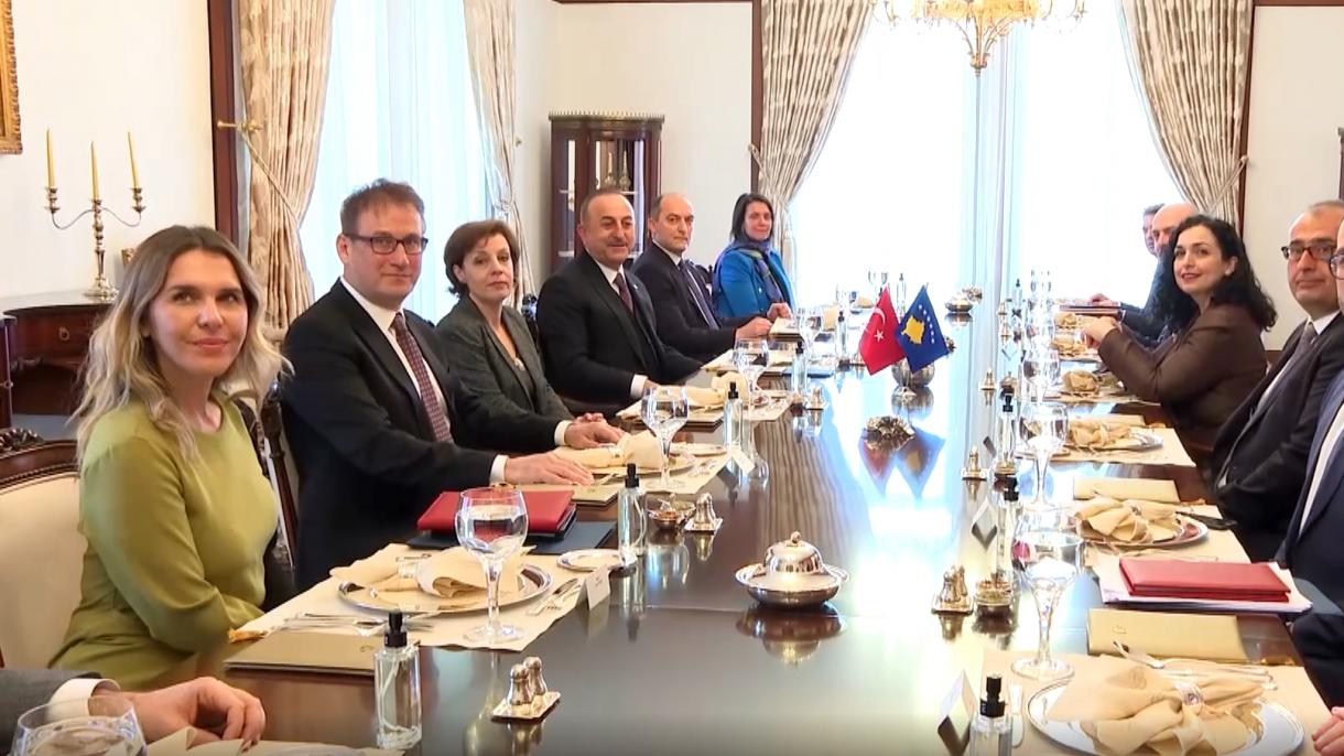 وزیرخارجہ میولود چاوش اولو کی کوسوو کےصدروجوساعثمانی اوروزیر خارجہ  سے ملاقات