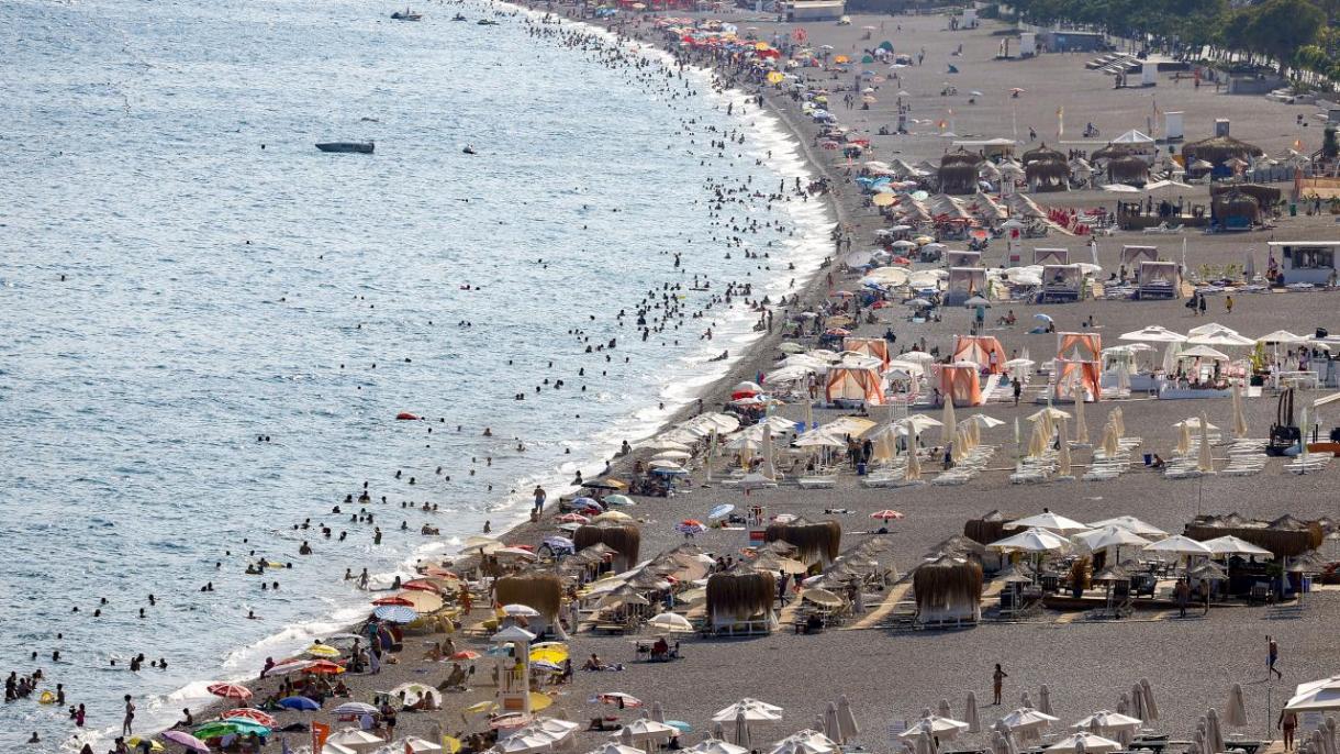 土耳其旅游胜地安塔利亚迎接游客超5百万
