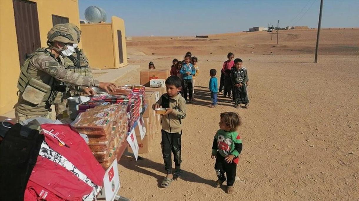 ترکیه در شمال سوریه کمک‌های انسانی توزیع کرد