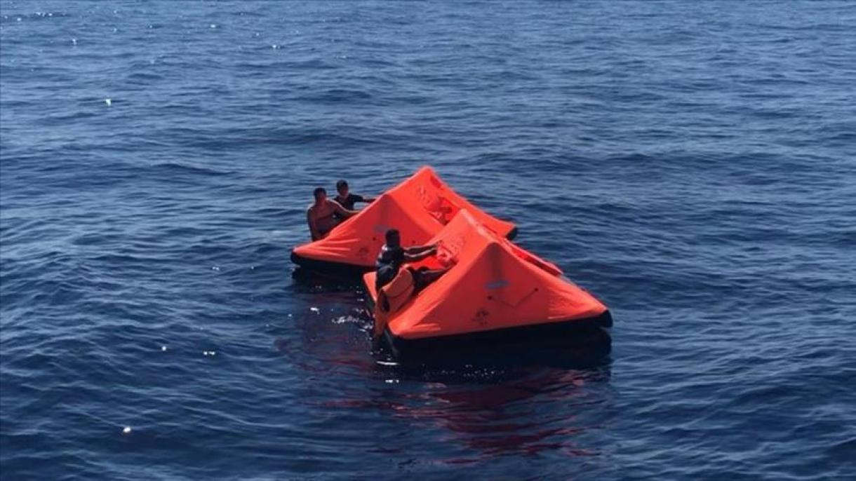 Újabb migránsokat mentettek meg Izmir partjainál