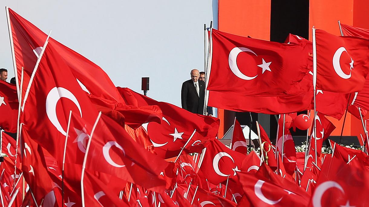 Istanbuldagi demokratiya va shahidlar mitingi  tarixiy  lahzaga  guvohlik  qilmoqda