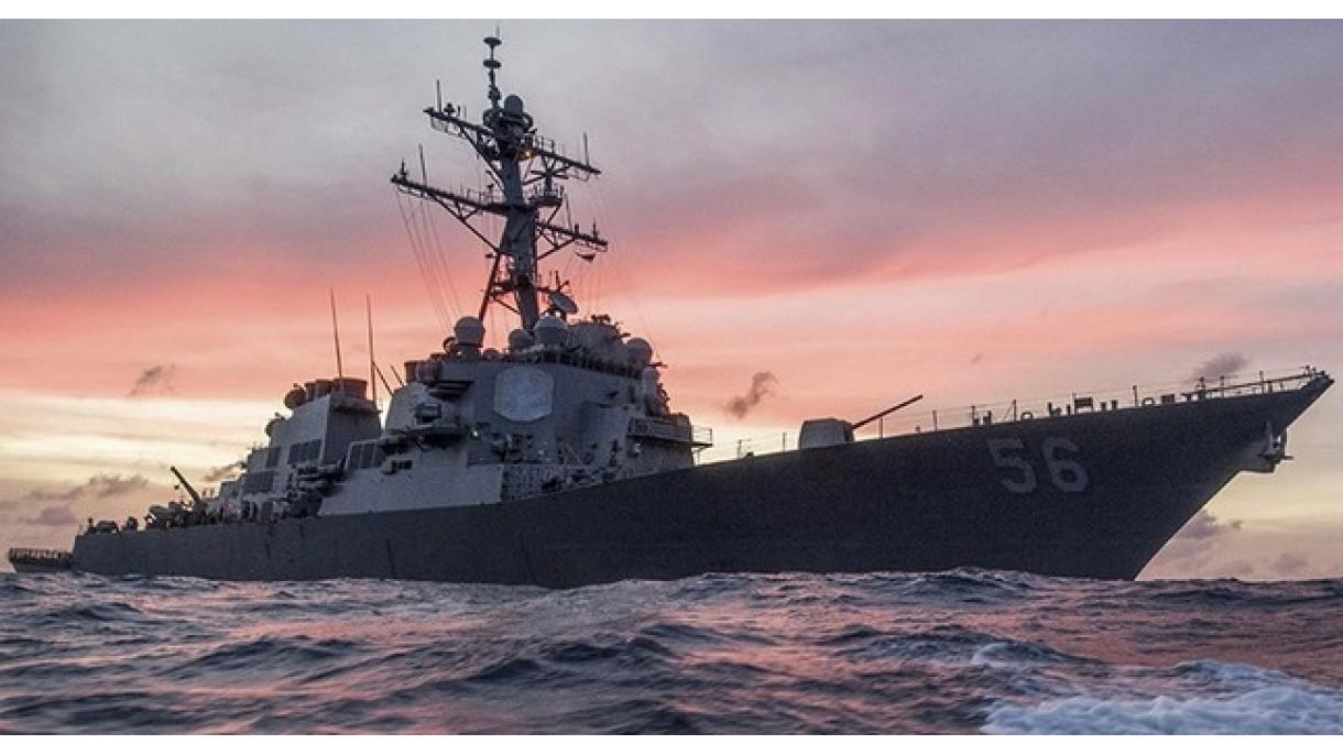 امریکی بحری جنگی جہاز آئل ٹینکر سے ٹکراگیا ،10 اہلکار لاپتہ