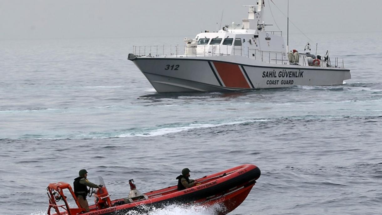 Guardia costera turca rescata a decenas de refugiados empujados por autorizados griegos