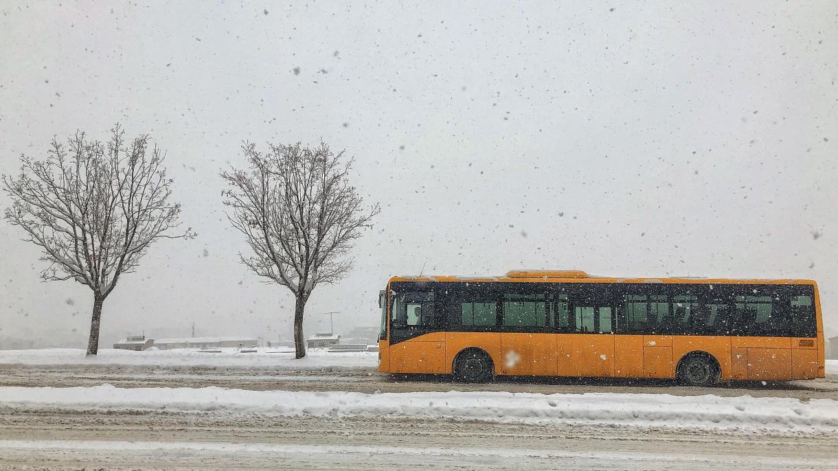 Sot Kosova e mbuluar me borë, rrugët janë të kalueshme