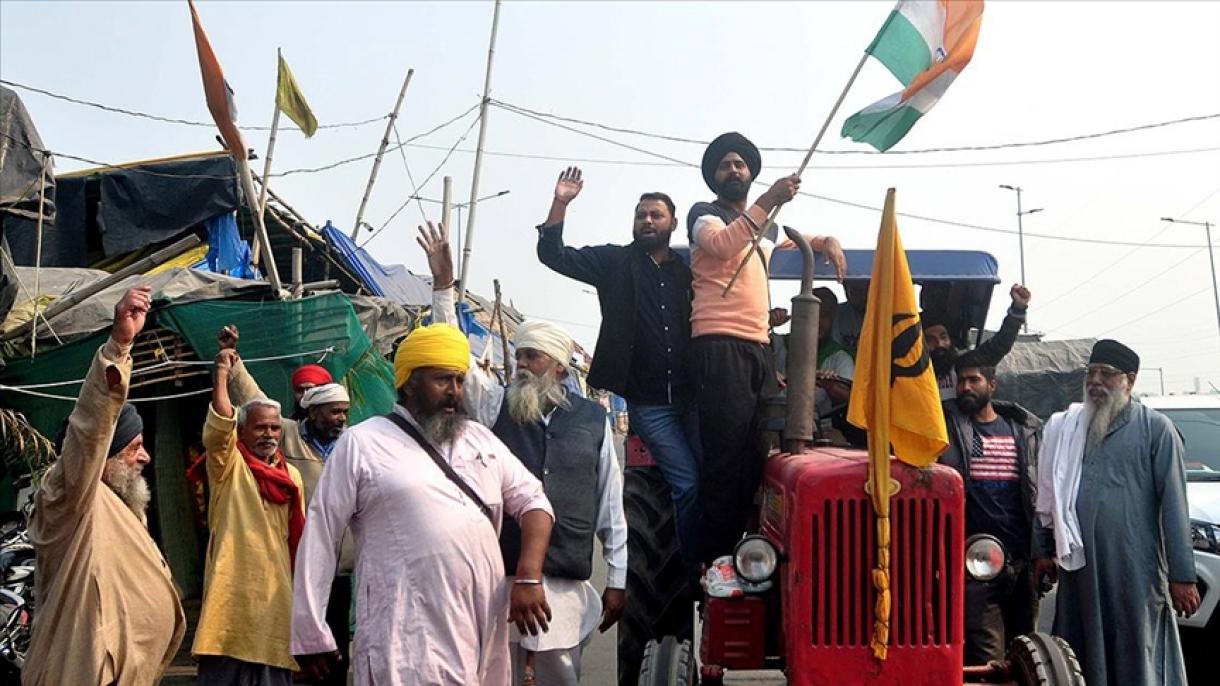 ہندوستان، زرعی قانون کی منسوخی کے اعلان کے باوجود کسانوں کے مظاہرے جاری