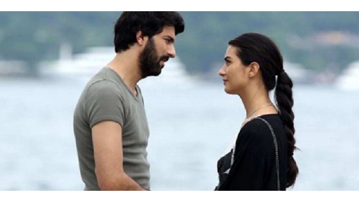 Tuba Büyüküstün y Engin Akyürek vuelven juntos a la pantalla TRT Español