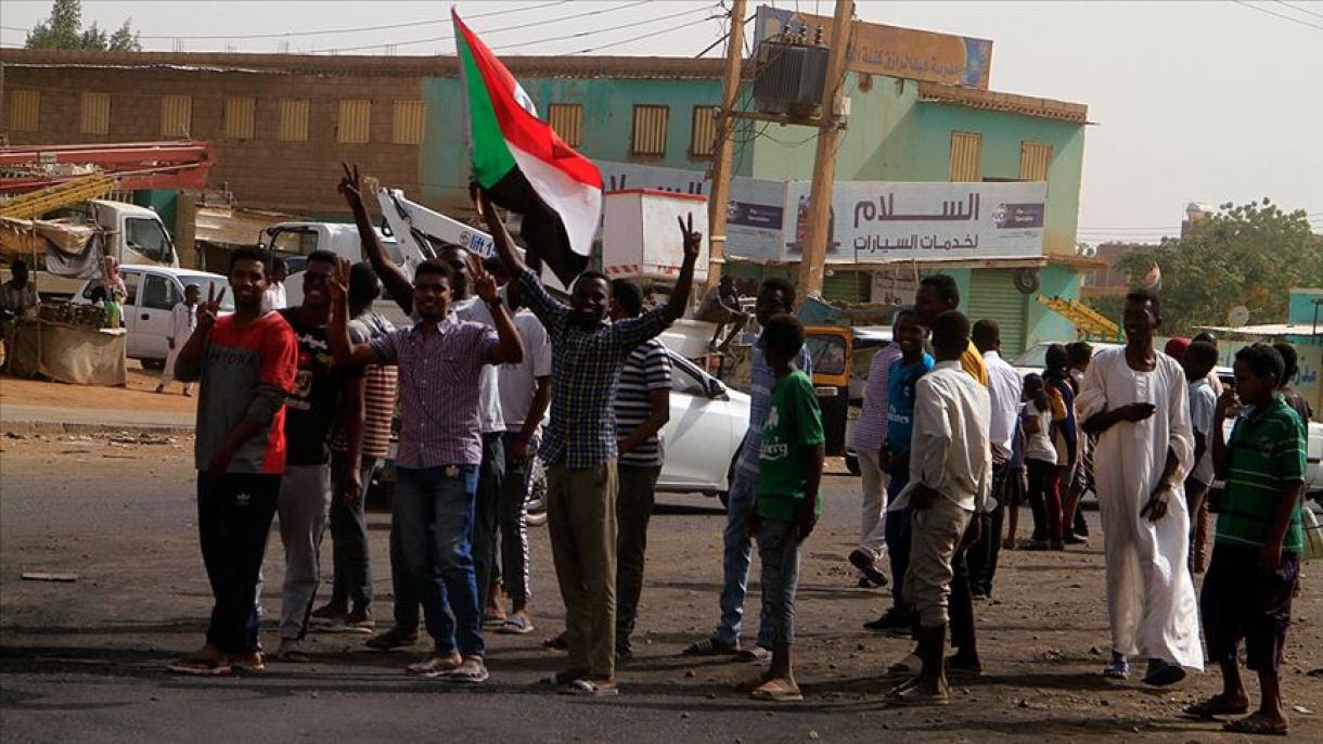 A UE apela à transferência de poder para o governo de transição civil no Sudão