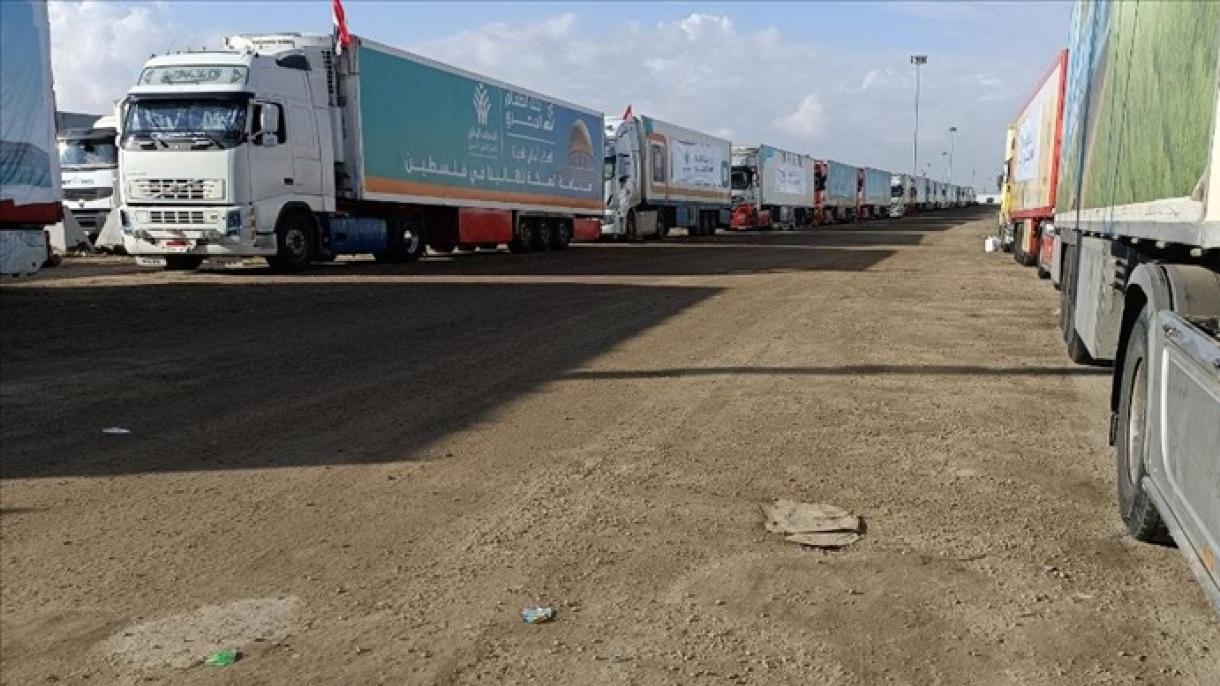 Παλαιστίνη: 8 ακόμη φορτηγά με ανθρωπιστική βοήθεια πέρασαν από συνοριακή πύλη της Ράφα