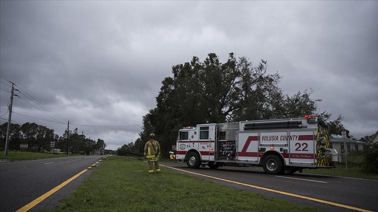 Момиче загина при силна буря във Флорида