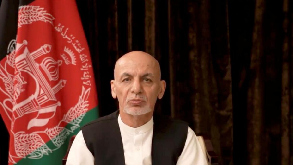 خون ریزی سے بچنے کے لیے افغانستان چھوڑا:  اشرف غنی