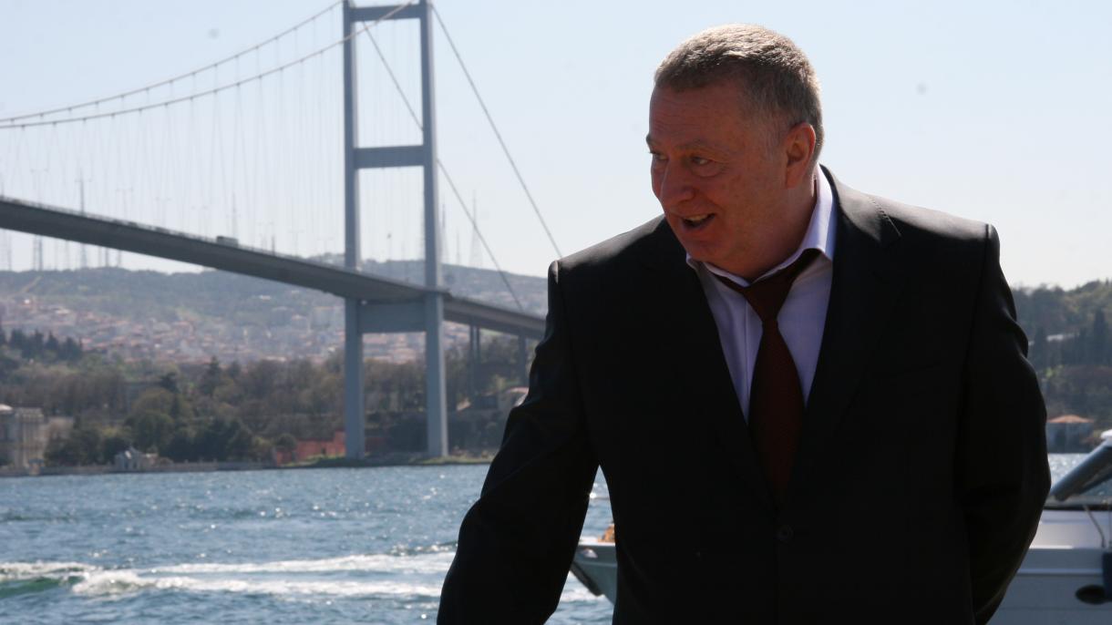 El candidato de presidencia en Rusia Vladimir Zhirinovsky ha pedido voto en turco