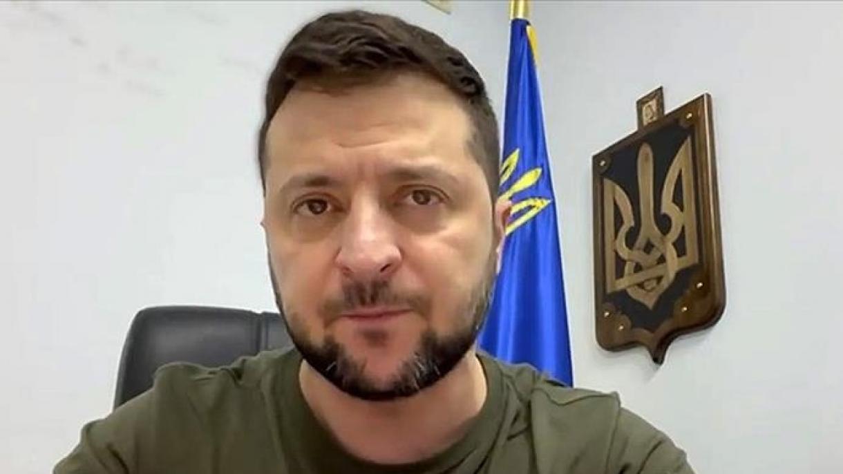 Zelenszkij: ukrán életekbe kerül a késedelmes fegyverszállítás