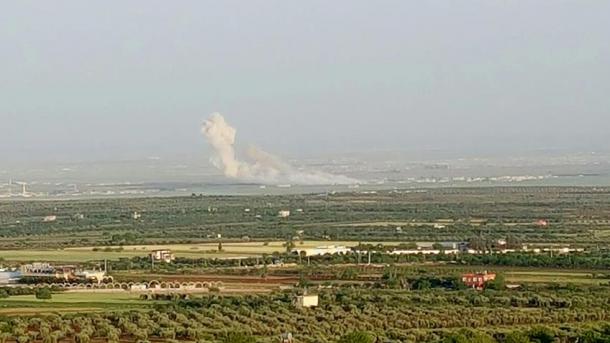Aviones de fuerzas de coalición han bombardeado los blancos de DAESH en la frontera turca