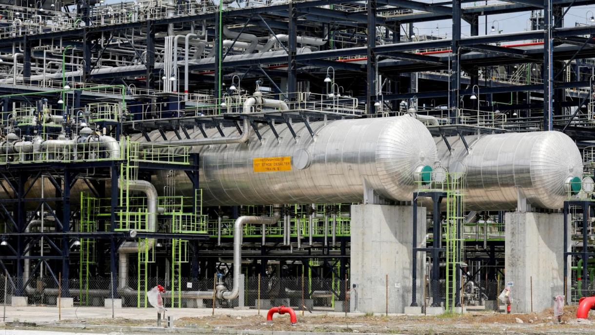 Suministro de productos petrolíferos desde Nigeria en la refinería más grande de África