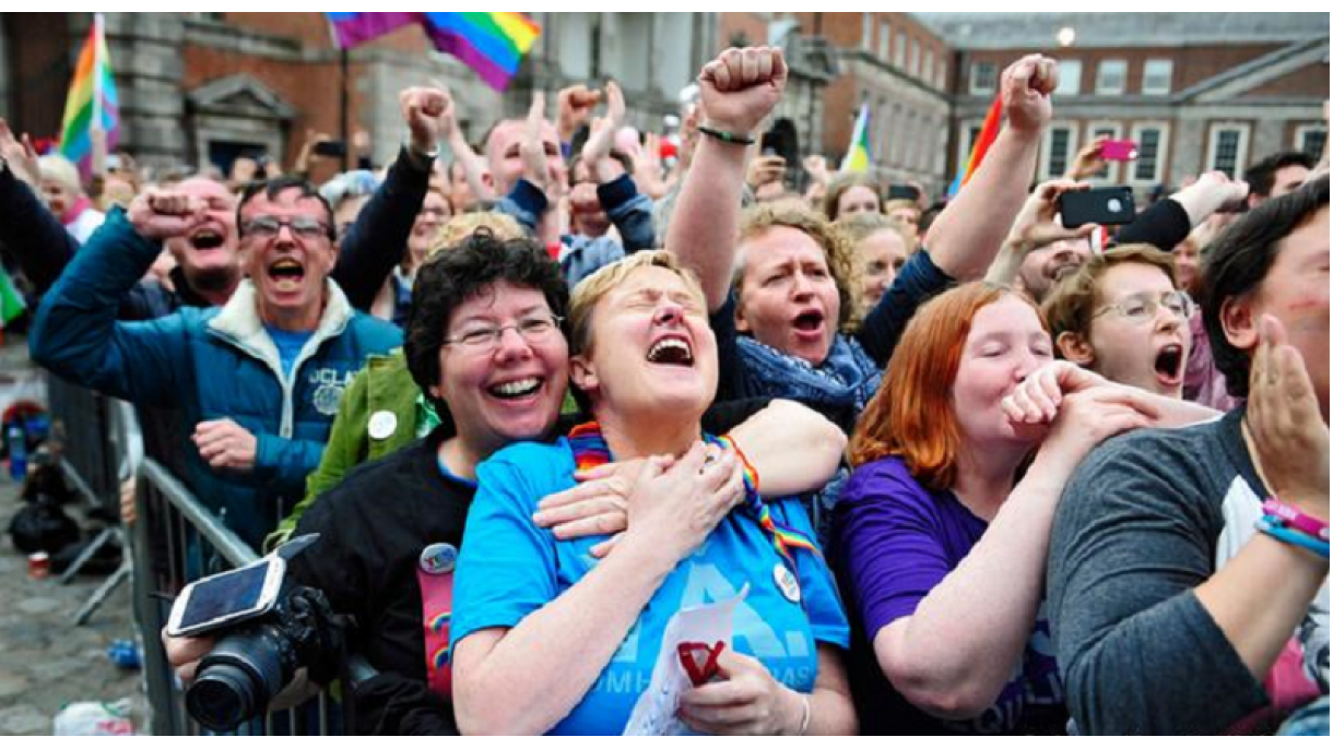 Germania, parlamento approva legge su matrimonio gay