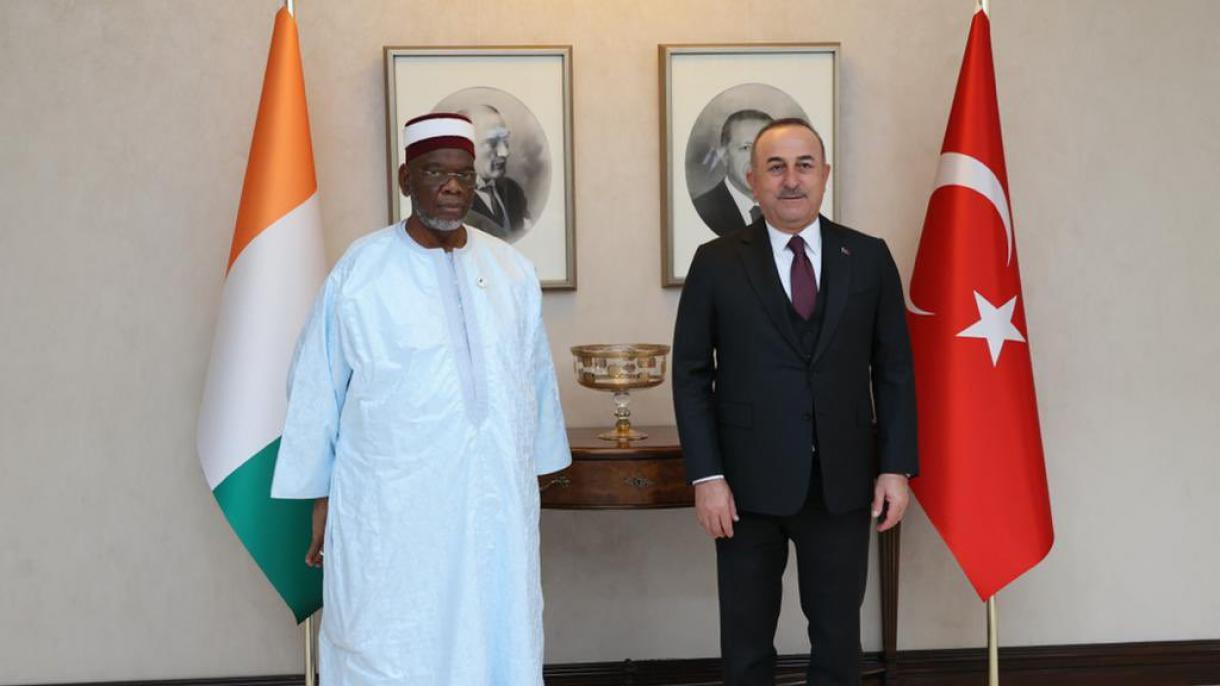Cavusoglu rencontre le Président du Conseil supérieur des affaires islamiques de Côte d'Ivoire