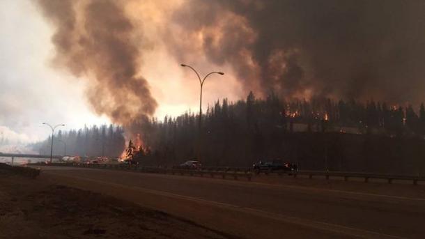 کنیڈا میں جنگل  میں لگی ہوئی آگ پر چوتھے روز بھی  قابو نہیں پایا جاسکا