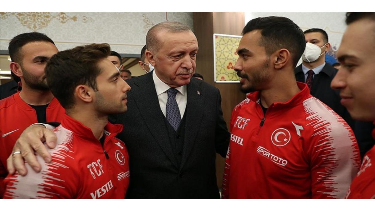 اردوغان دیروزشام با ستارگان ورزش تورکیه یکجا افطارکرد